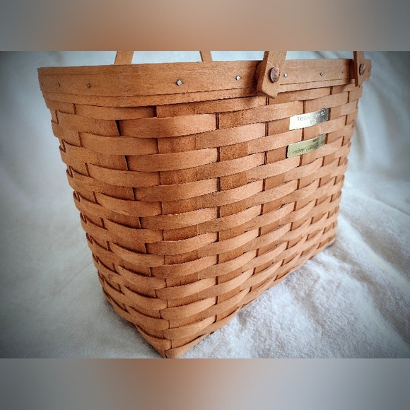 1994 Longaberger Large Magazine Basket w/ Swing Handles, Excellent Condition! - Picture 9 of 10